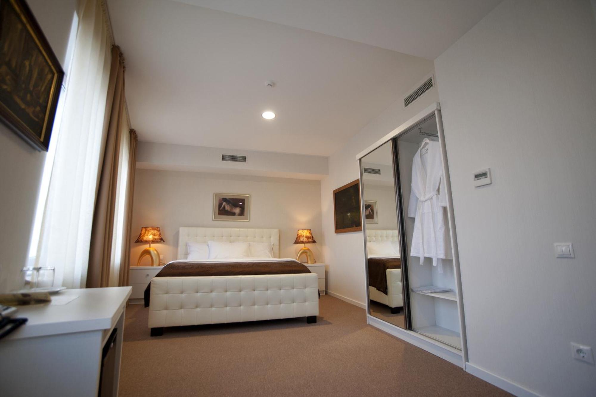 Hotel Zp Palace Tbilisi Rom bilde