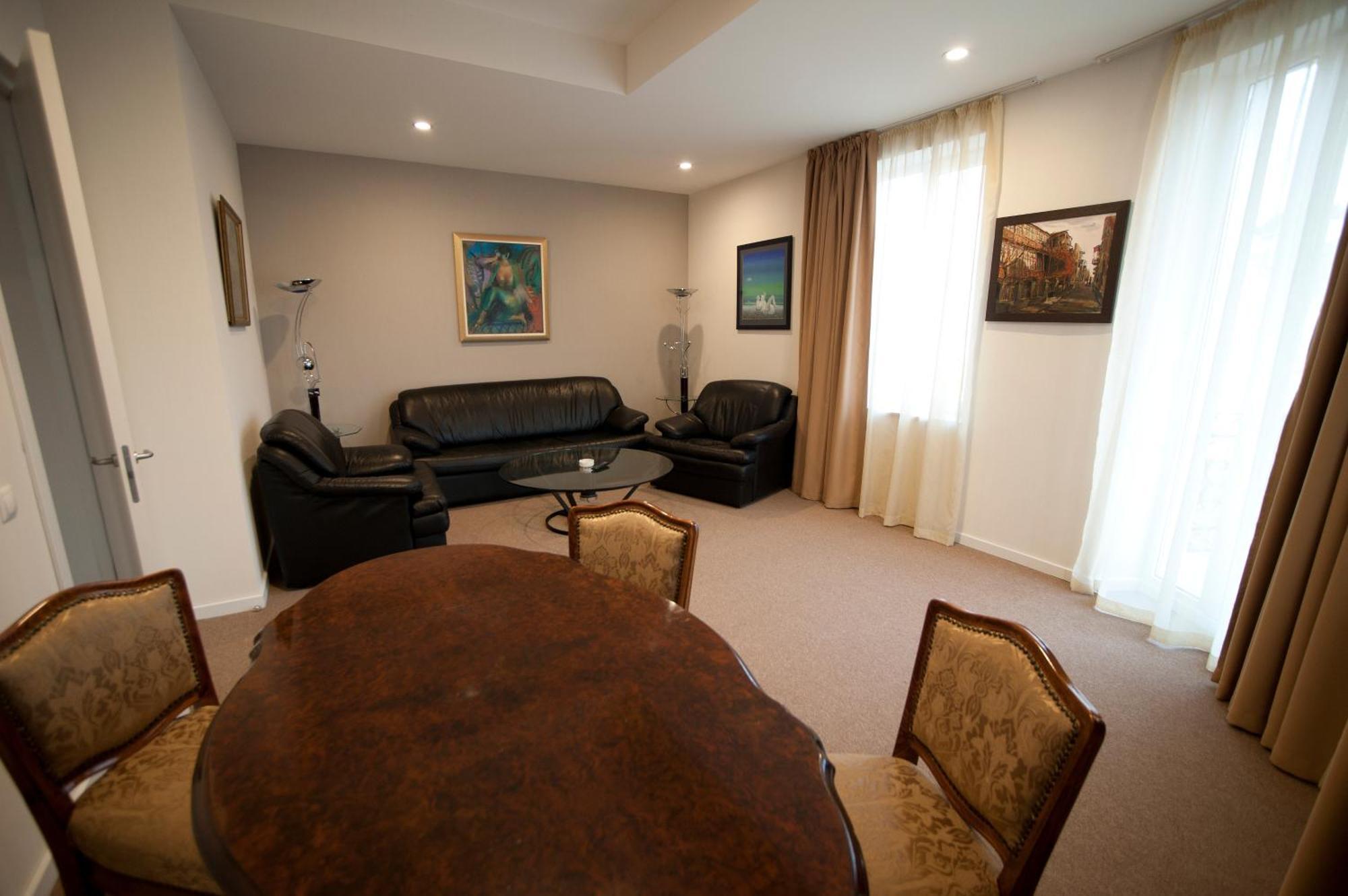 Hotel Zp Palace Tbilisi Rom bilde